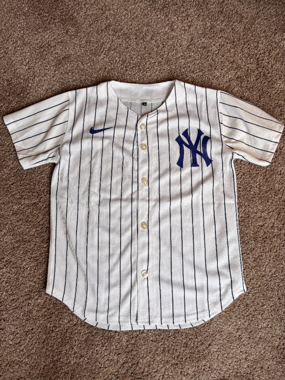 Youth Medium New York Yankees Baseball Jersey.